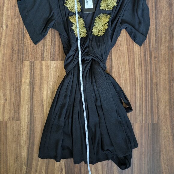 Kahulaleʻa Dress Hele, Embroidered Gold Lehua - Picture 4 of 6